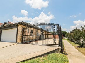 5616  Indian Hill Drive , Arlington Texas 76018