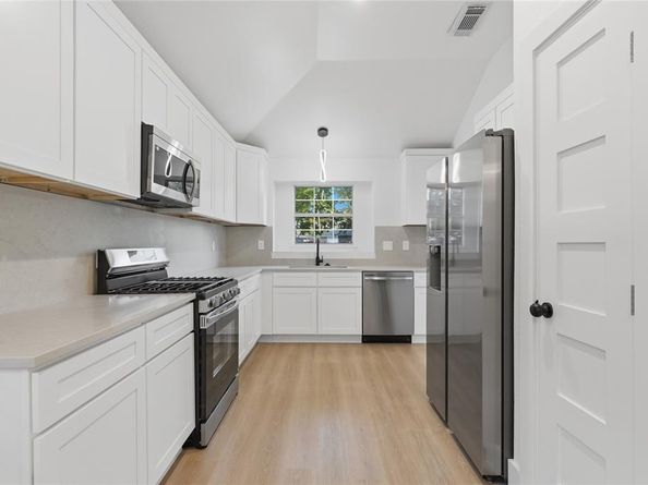 7034  Lo Chalmers Lane , Garland Texas 75043