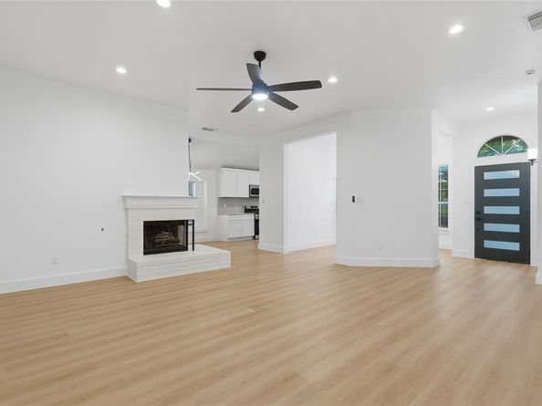 7034  Lo Chalmers Lane , Garland Texas 75043