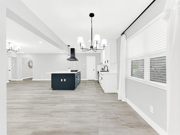 5821  Clendenin Avenue , Dallas Texas 75228