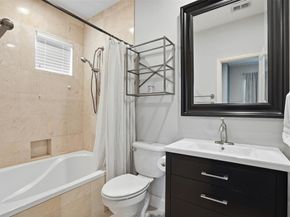 644 E Bluff Street , Fort Worth Texas 76102