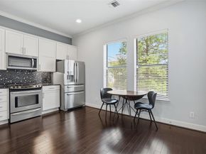 644 E Bluff Street , Fort Worth Texas 76102