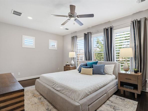 644 E Bluff Street , Fort Worth Texas 76102
