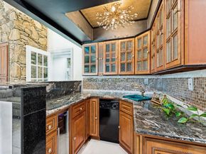 5822  London Lane , Dallas Texas 75252