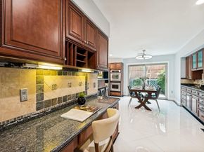 5822  London Lane , Dallas Texas 75252