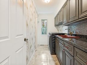 5822  London Lane , Dallas Texas 75252