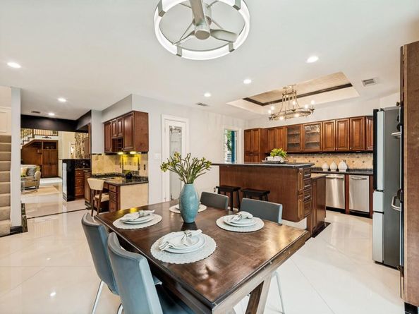5822  London Lane , Dallas Texas 75252