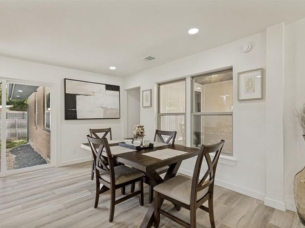 2930  Bellknoll Lane , Dallas Texas 75229