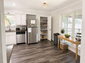 2442  Club Manor Drive , Dallas Texas 75237