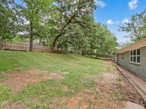 1307  Ravenwood Drive , Arlington Texas 76013