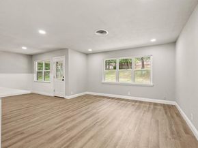 1307  Ravenwood Drive , Arlington Texas 76013