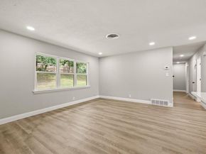 1307  Ravenwood Drive , Arlington Texas 76013