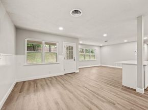 1307  Ravenwood Drive , Arlington Texas 76013