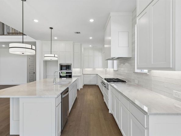 1900  Golden Gate Way , Celina Texas 75009