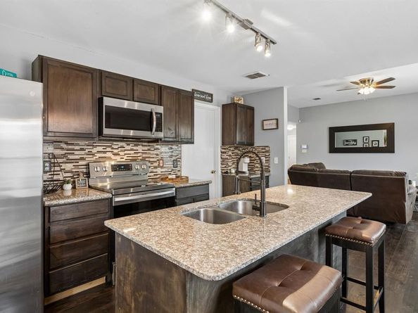 5751  Hunters Bend Lane , Dallas Texas 75249