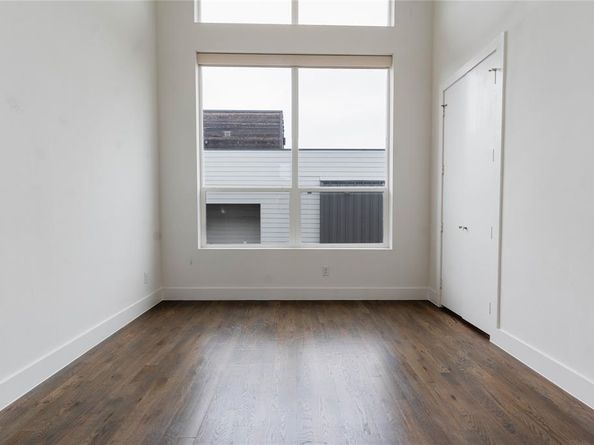 2623  Kimsey Drive  101, Dallas Texas 75235