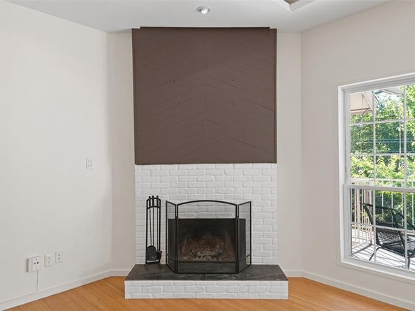7151  Gaston   406, Dallas Texas 75214