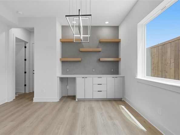 1710  Toronto Street , Dallas Texas 75212