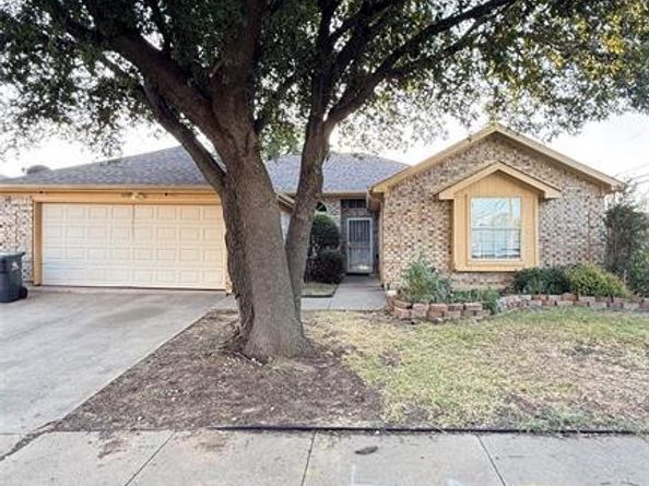 6200  Pierce Arrow Drive , Arlington Texas 76001