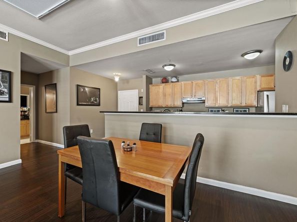 2305  Worthington Street  108, Dallas Texas 75204