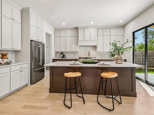 1842  Life Avenue , Dallas Texas 75212
