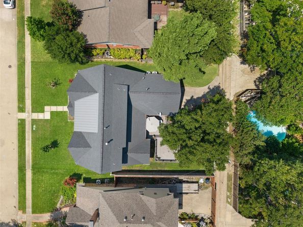 318  Oakcrest Drive , Richardson Texas 75080