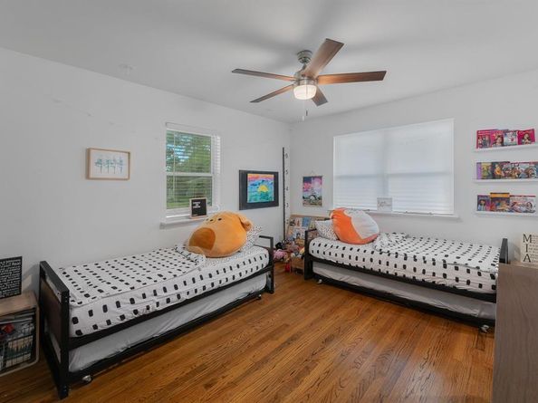 6915  Winchester Street , Dallas Texas 75231