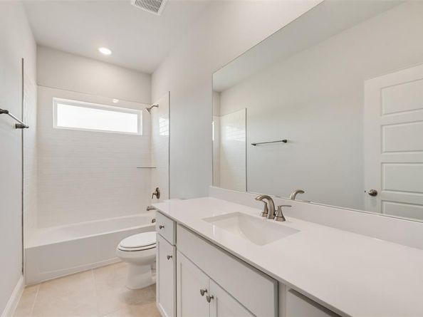 537  Marcus Lane , Crowley Texas 76036