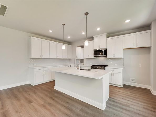 537  Marcus Lane , Crowley Texas 76036