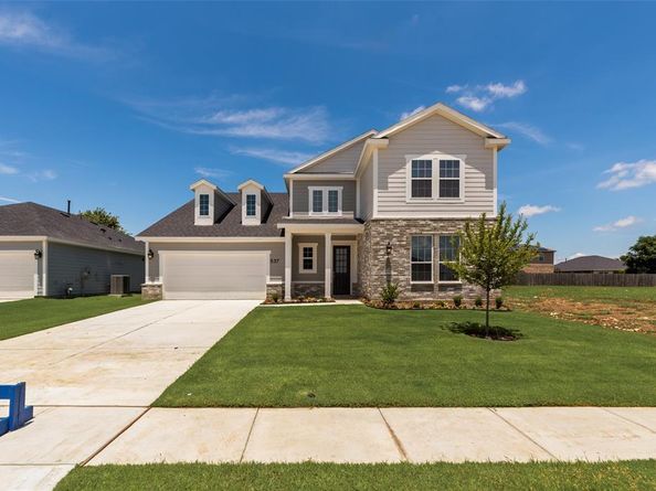 537  Marcus Lane , Crowley Texas 76036
