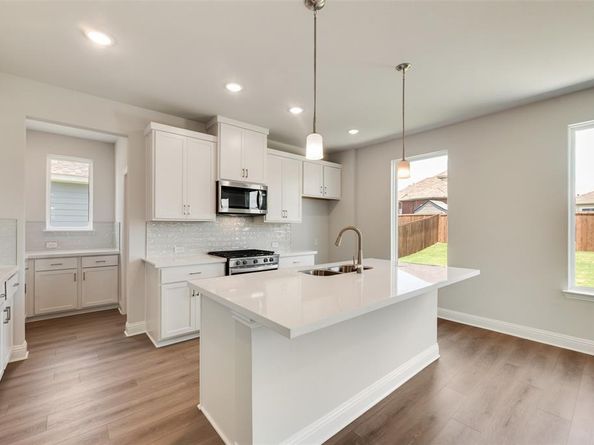 537  Marcus Lane , Crowley Texas 76036
