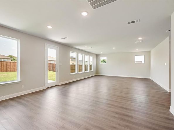 537  Marcus Lane , Crowley Texas 76036