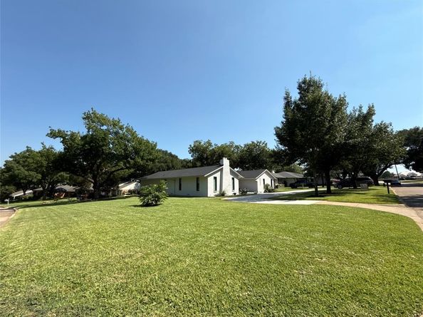 6522  Ridgeview Circle , Dallas Texas 75240