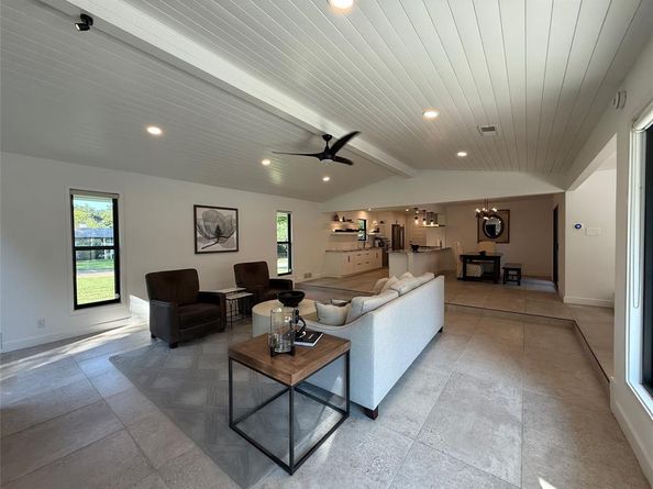 6522  Ridgeview Circle , Dallas Texas 75240