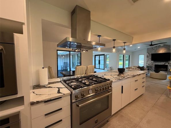6522  Ridgeview Circle , Dallas Texas 75240