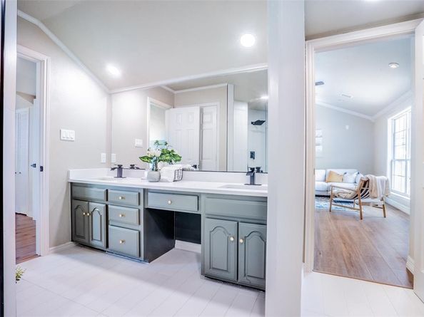 1415  Pecos Street , Dallas Texas 75204