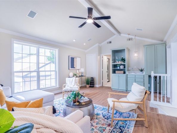 1415  Pecos Street , Dallas Texas 75204