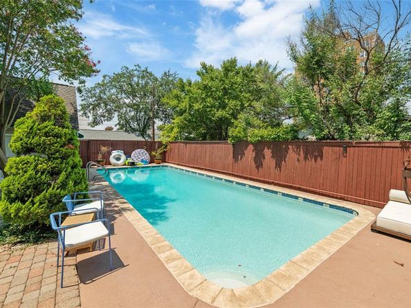 1808  Forest Park Boulevard , Fort Worth Texas 76110