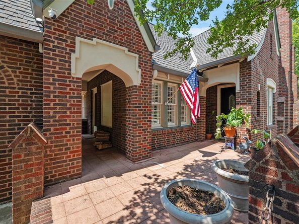 1808  Forest Park Boulevard , Fort Worth Texas 76110