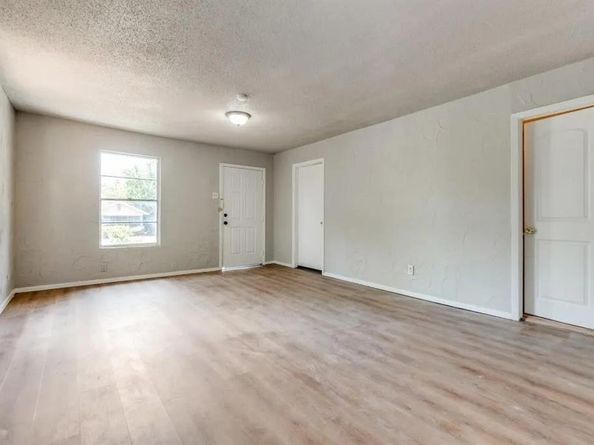 4404  Colonial Avenue , Dallas Texas 75215