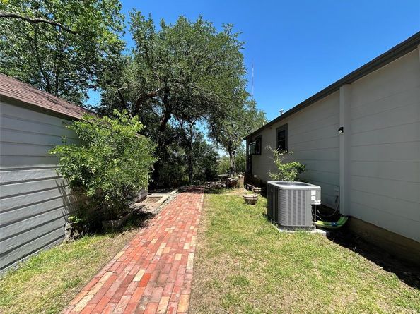 2320  Arrowhead Court , Fort Worth Texas 76103