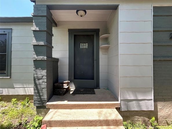 2320  Arrowhead Court , Fort Worth Texas 76103