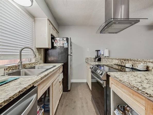 2049  Embassy Way , Carrollton Texas 75006