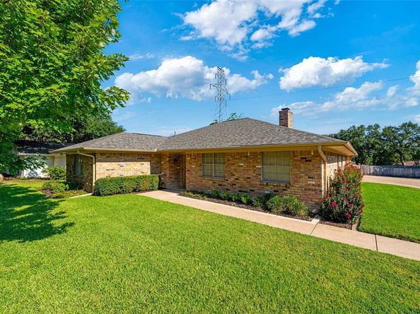 4458  Fiesta Street , Fort Worth Texas 76133