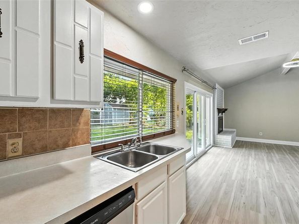 1603  Winderemere Drive , Arlington Texas 76014