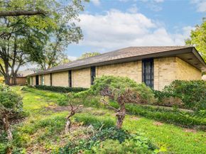 4032  Echo Glen Drive , Dallas Texas 75244