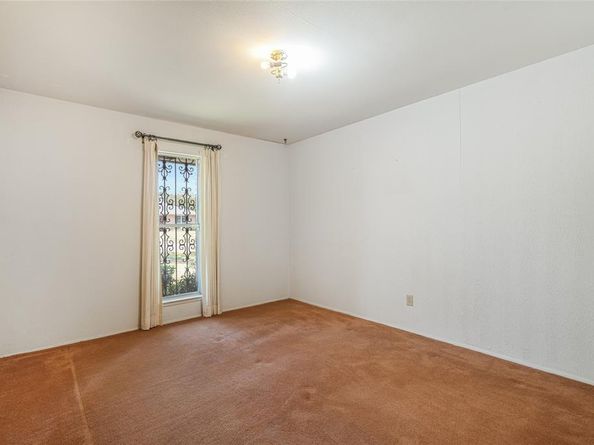 4032  Echo Glen Drive , Dallas Texas 75244