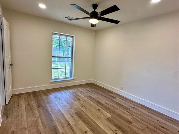 2203  foxcroft Circle , Denton Texas 76209