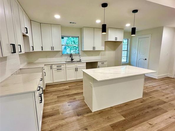 2203  foxcroft Circle , Denton Texas 76209