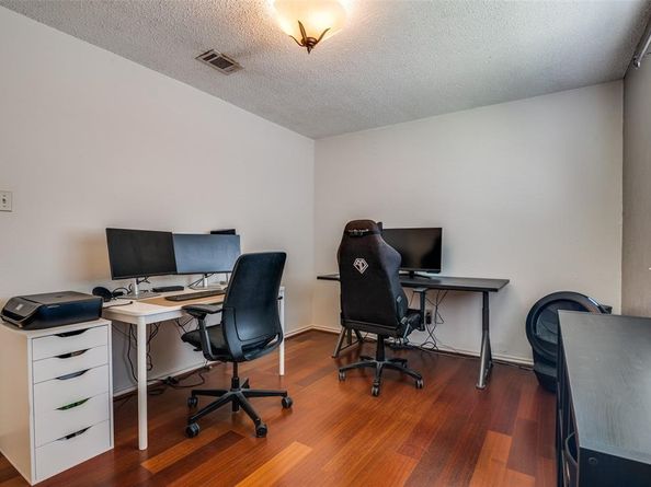 4022  Azalea Lane , Garland Texas 75043